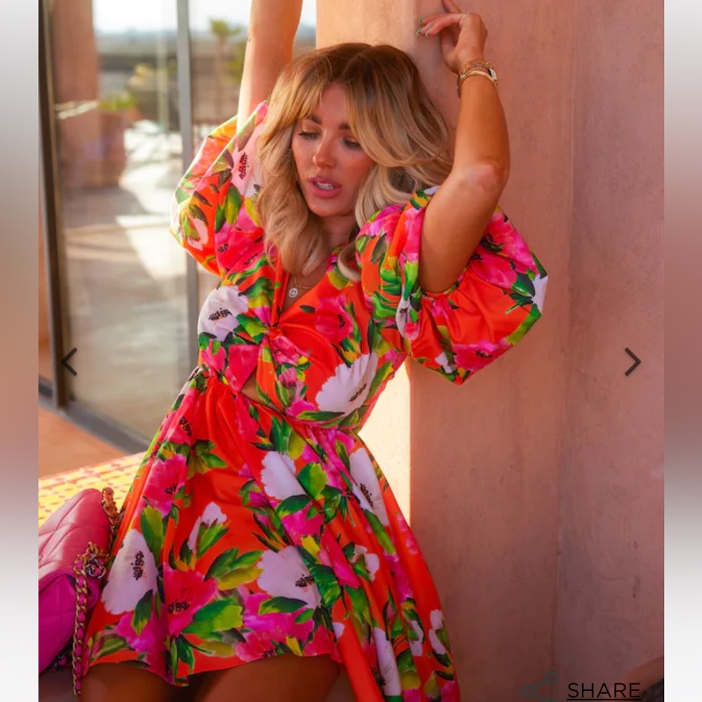 FOREVER UNIQUE ORANGE FLORAL TWIST FRONT PUFF SLEEVE MINI DRESS